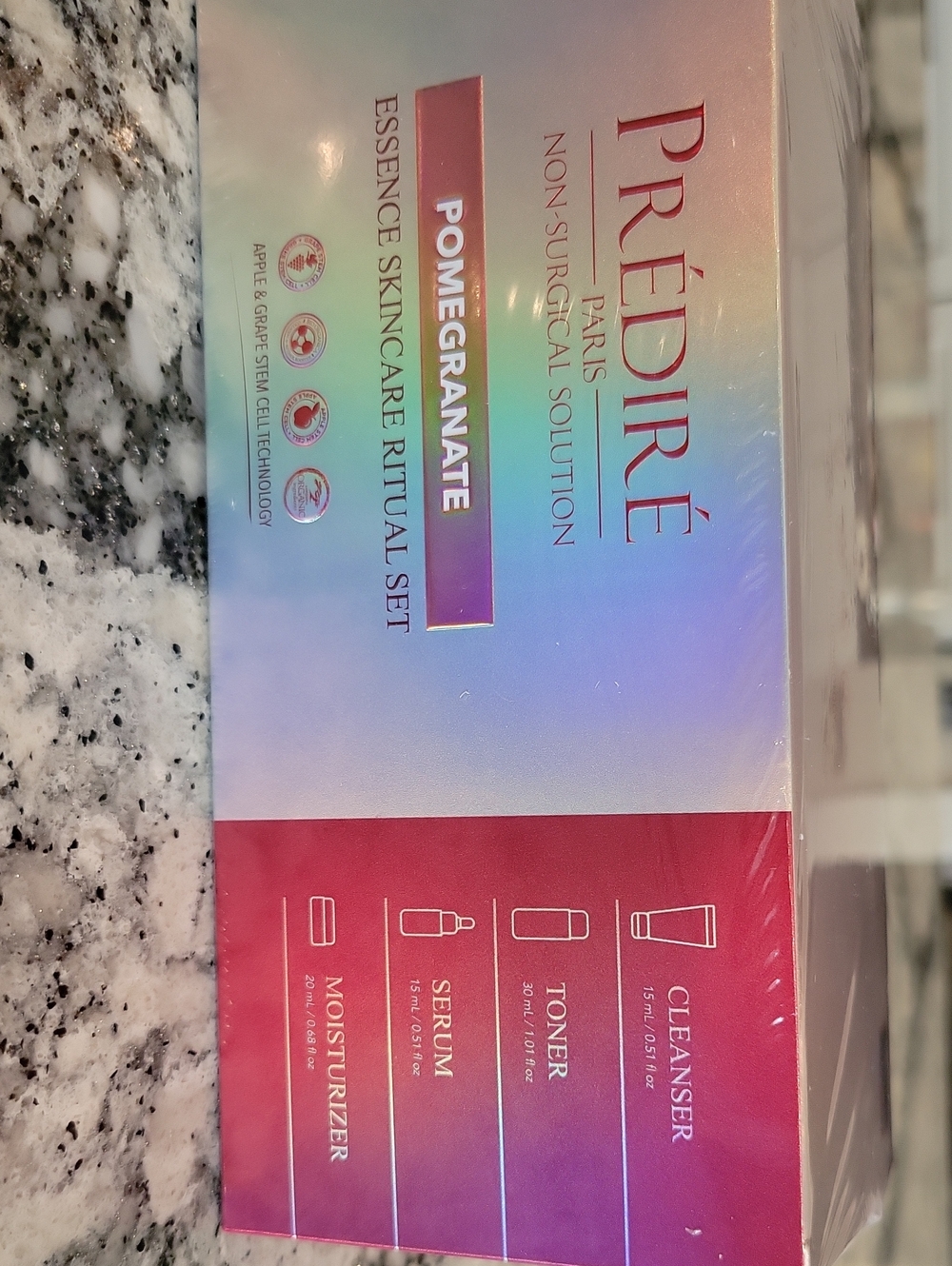 Prédiré Pomegranate Essence Skincare Set - Pink